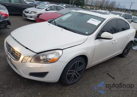 2012 Volvo S60 T6 z USA, uszkodzony, nr VIN YV1902FH3C2036624
